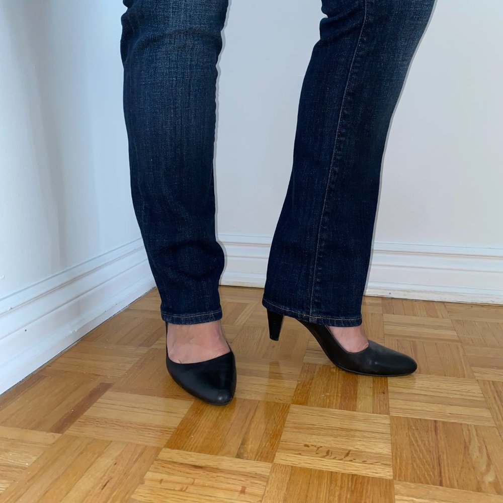 Lucky Brand Sweet Straight Jeans size 6 fits like 8 woman mid rise slim straight